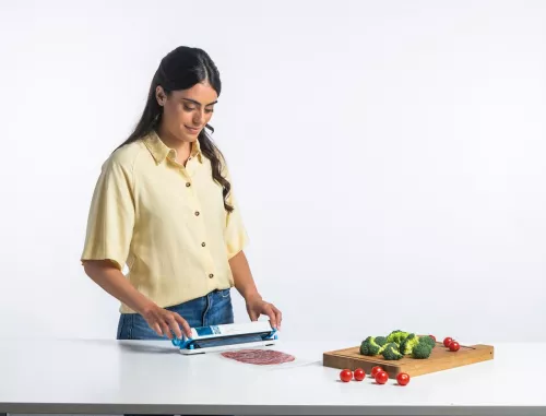 Aparat portabil de vidat Laica VT3206 ExtraSlim Pro, 100W, vidare pungi si caserole