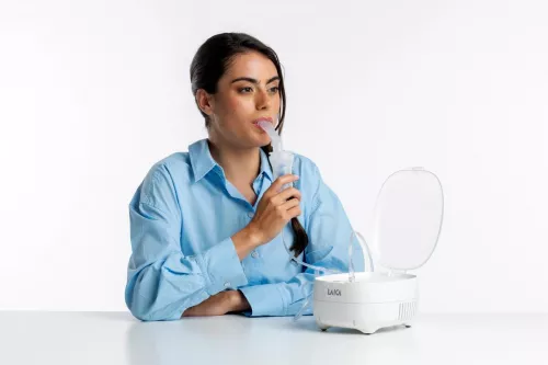 NOU: Aparat de aerosoli Laica NE2015, compartiment accesorii, cu piston, copii si adulti