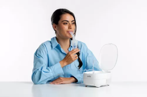 NOU: Aparat de aerosoli Laica NE2015, compartiment accesorii, cu piston, copii si adulti