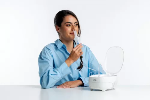 NOU: Aparat de aerosoli Laica NE2015, compartiment accesorii, cu piston, copii si adulti