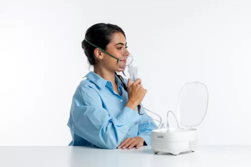 NOU: Aparat de aerosoli Laica NE2015, compartiment accesorii, cu piston, copii si adulti