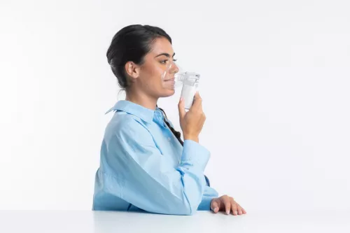 NOU: Aparat de aerosoli portabil Laica NE1012, silentios, copii si adulti, reincarcabil la USB