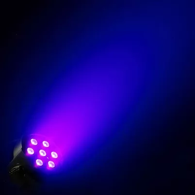 Proiector lumini PAR LED Cameo FLAT PAR 7X3W UV WH