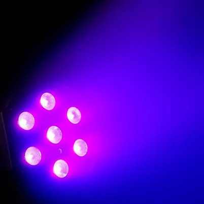 Proiector lumini PAR LED Cameo FLAT PAR 7X3W UV WH