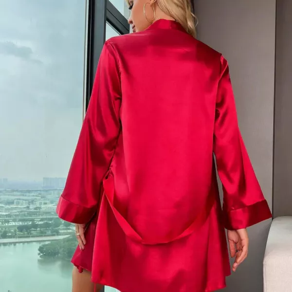 Set pijama rochie de noapte și halat din satin