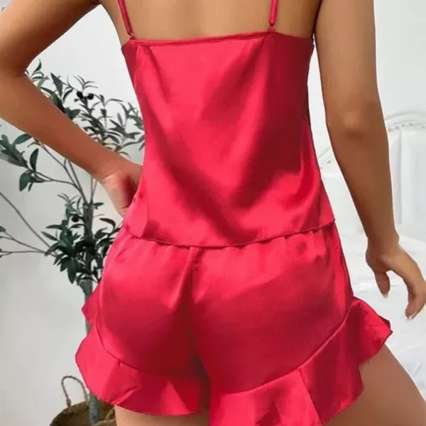 Set pijamale halat de noapte, maiou și pantalon scurt din satin