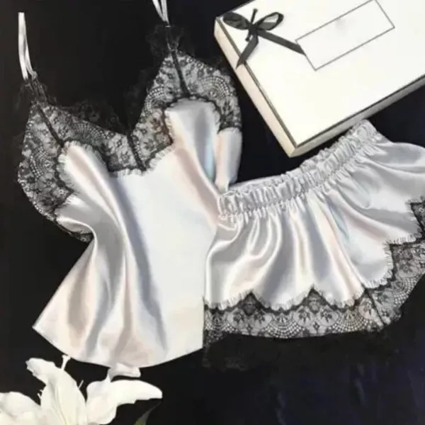 Lenjerie intimă femei - Set pijamale maiou și pantaloni scurți din satin cu detalii dantelă, edera.ro