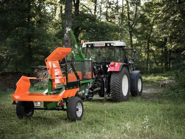 Despicator lemn orizontal SplitMaster 26 mobil - actionare la priza de putere a tractorului + motor electric trifazat 15 kW