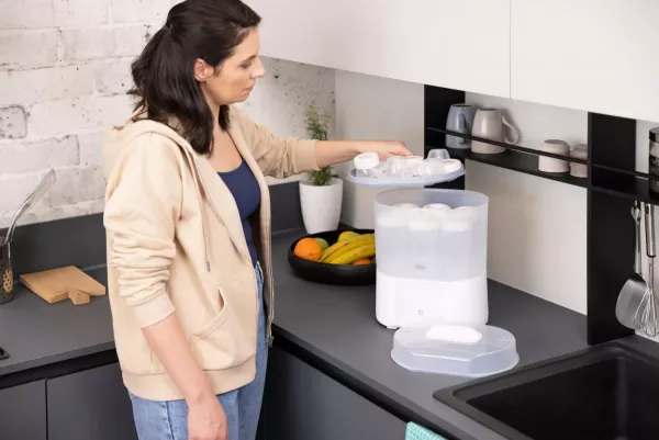 Sterilizator electric digital cu uscator biberoane si accesorii mici, 0 luni+, Chicco