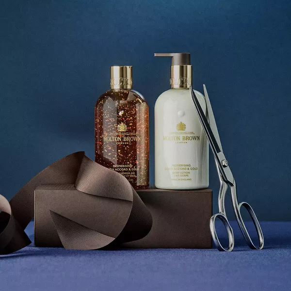 MESMERISING OUDH ACCORD & GOLD