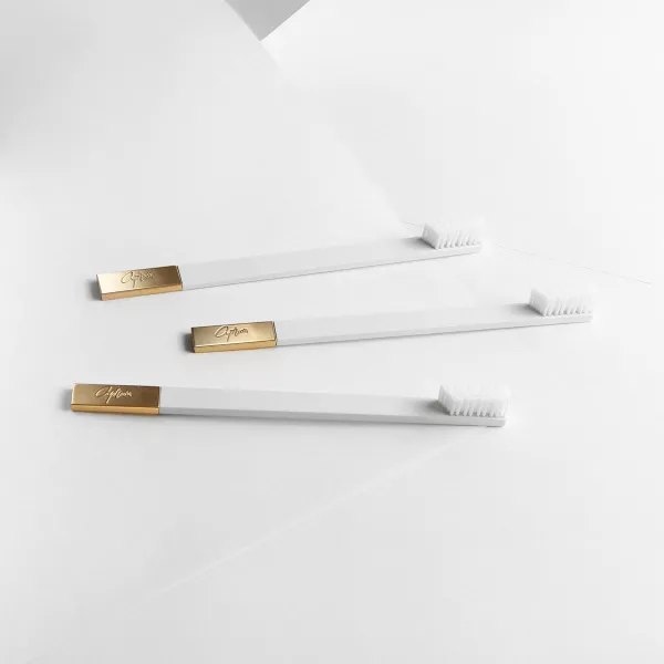 WHITE GOLD