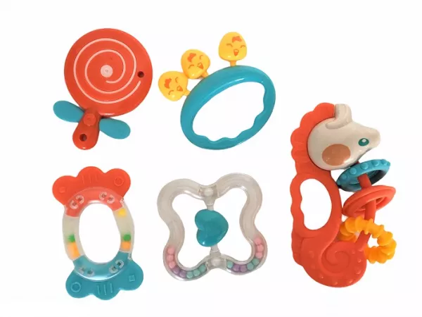 Jucarii zornaitoare din plastic