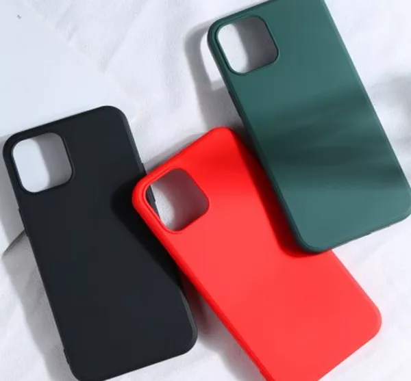 Husa  de protectie Loomax, pentru iPhone 12 / 12 Pro, silicon subtire, neagra