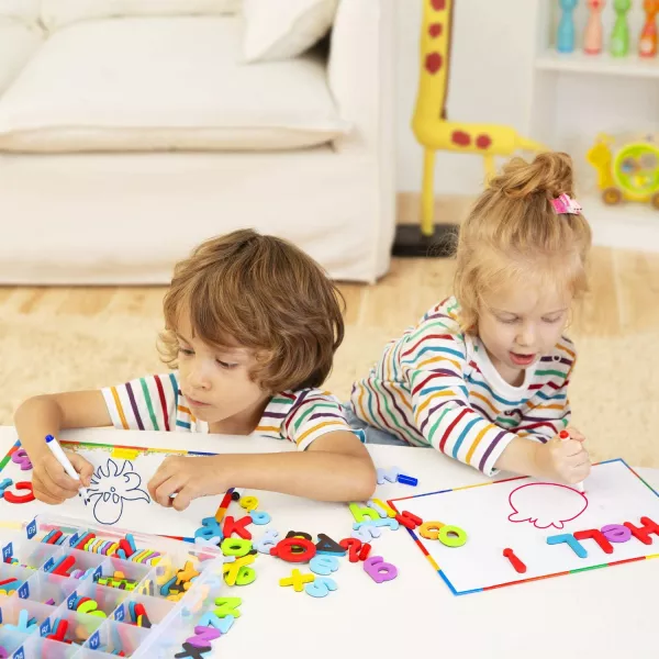 Joc educativ pentru copii Karemi, 225 piese, cu litere si cifre magnetice, multicolor