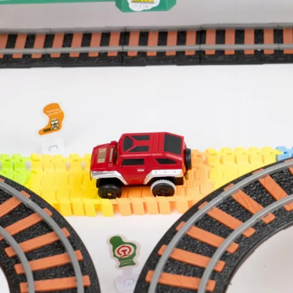 Mega circuit 2 in 1 Karemi, cu 192 piese, pista de cursa dubla, cu locomotiva si autovehicul, pod iluminat electric