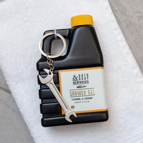 Set cadou barbati, gel de dus, breloc, BATH & BODY SERVICES