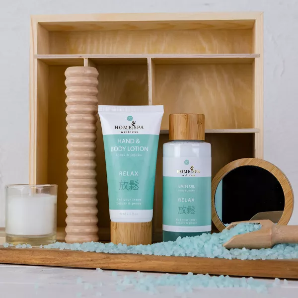 Set cadou femei, crema de maini, aparat de masaj