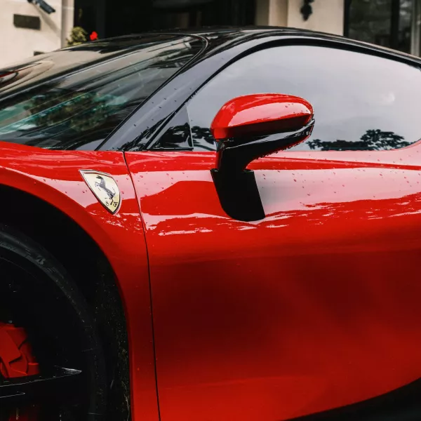 Descopera lumea Ferrari!