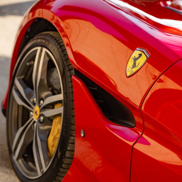 Experiențe Auto Cadou - Ferrari 10, smartexperience.ro