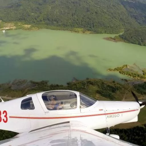 Zbor cu Avionul Cadou - Lectie de initiere in zbor pentru tine si invitati | 3 Persoane | Brasov, smartexperience.ro