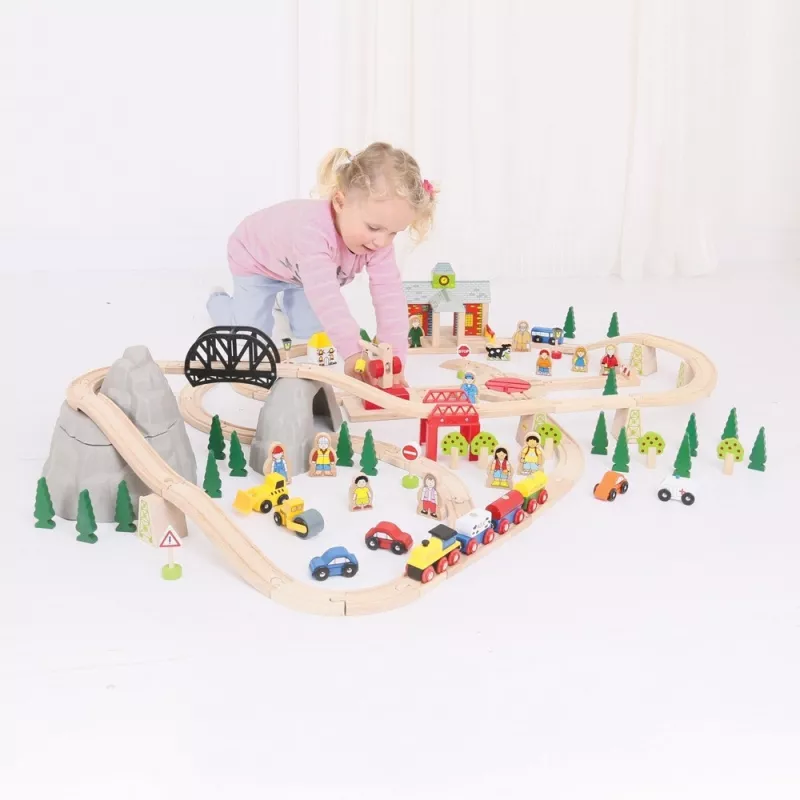 Circuit cu tren marfar (133 piese) - BigJigs, [],bestfam.ro