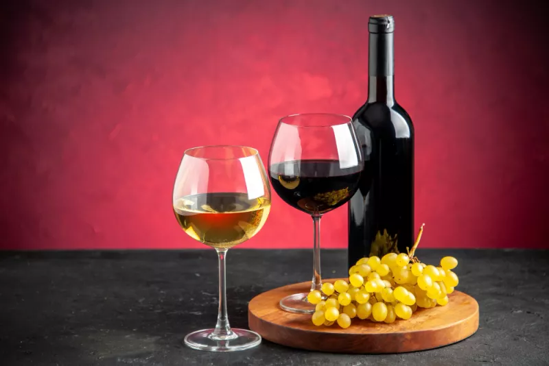 Tot ce trebuie să știi despre depozitarea vinului și a țuicii în sticle