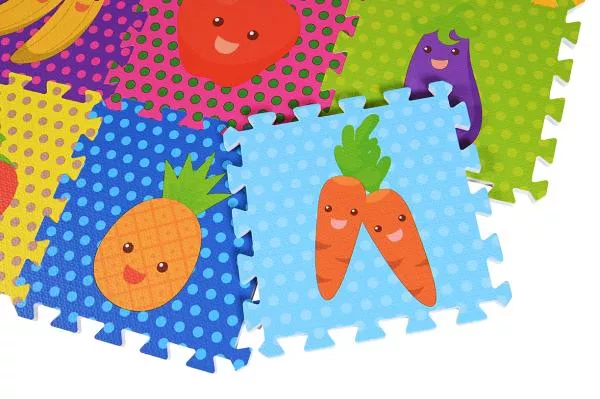 Covoras puzzle colorat, Knorr Toys, 9 piese, 30x30x1 cm, din spuma moale Eva, izolator si antiderapant, 10 Luni+, Fructe 3