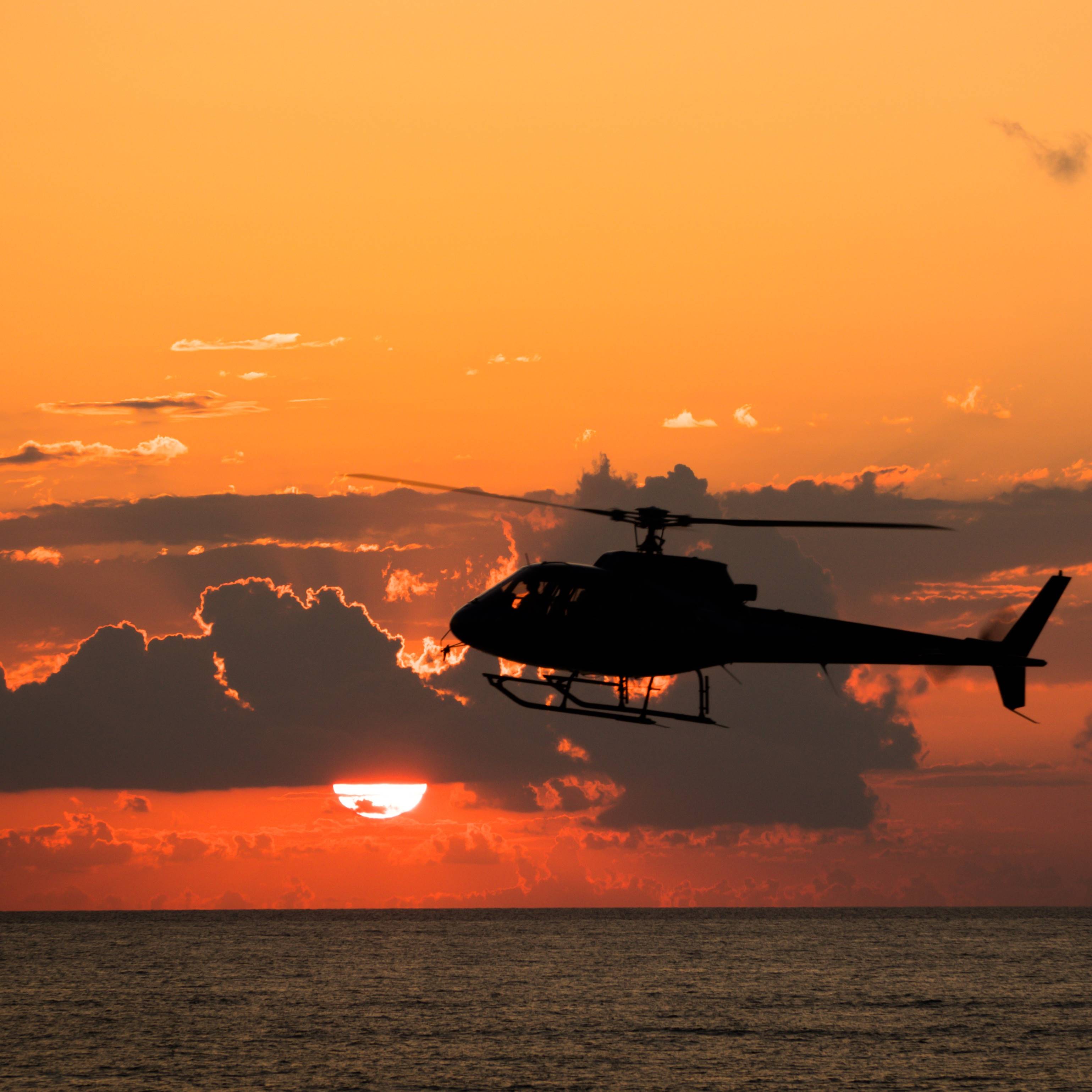  Zbor cu Elicopterul Experiență Cadou - Zbor de agrement pe litoral, cu elicopterul |3 persoane, smartexperience.ro