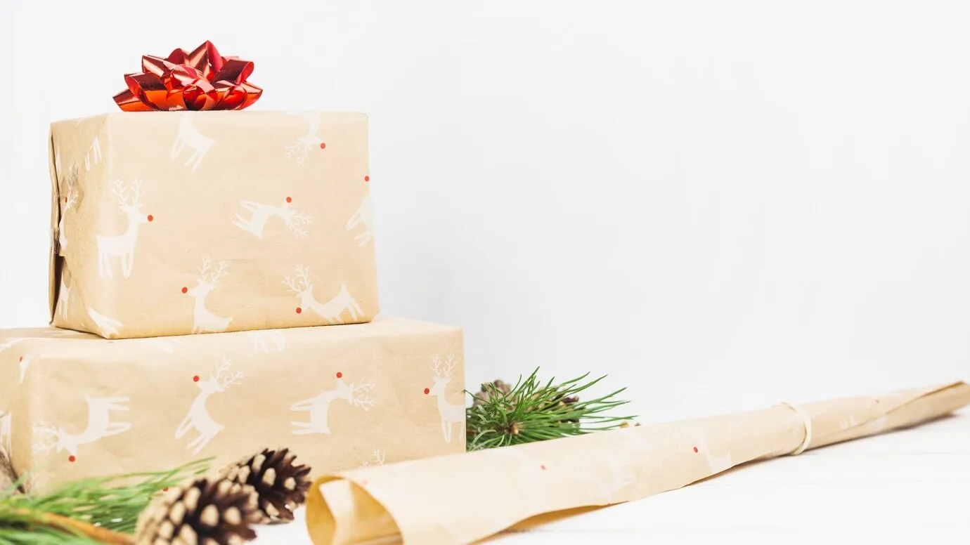 Idei, metode și tehnici practice pentru împachetarea cadourilor
